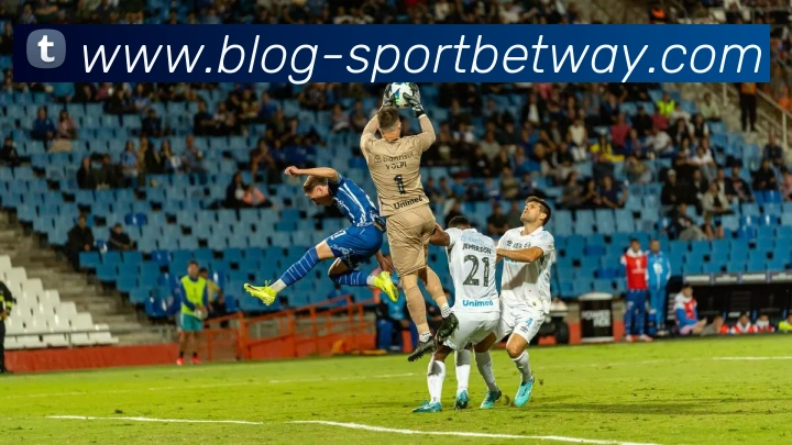 2025届新秀对决精彩纷呈哈珀与奎因赛后互换球衣展现友谊