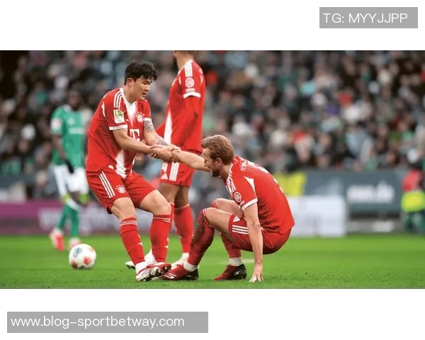 拜仁球员在输球后选择派对狂欢以缓解沮丧情绪