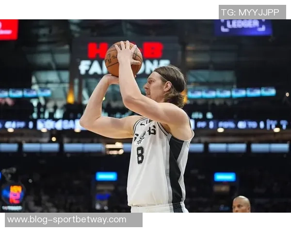 灰熊篮板优势明显却频频失手惨遭马刺逆转失利 灰熊篮板优势明显却频频失手惨遭马刺逆转失利